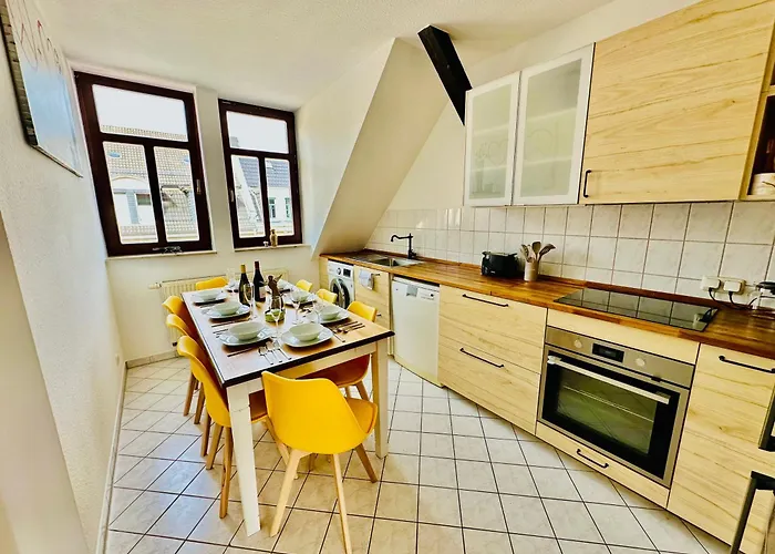 Massive Karli Loft - Over 130 Meters Floor Space - Home Theater Room - 4 Private Sleeping Areas - Best Location In Leipzig