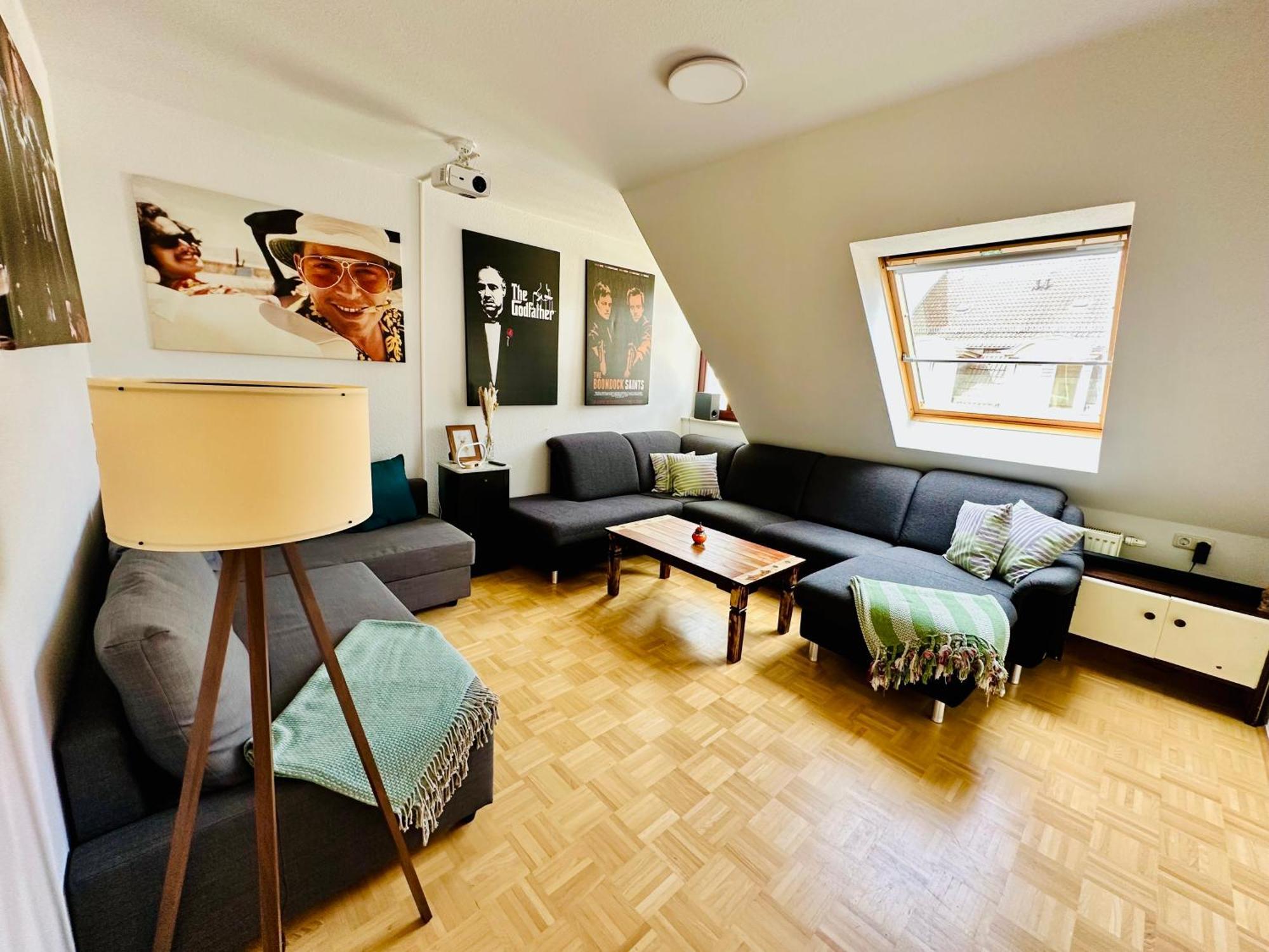 Massive Karli Loft - Over 130 Meters Floor Space - Theater - 4 Private Sleeping Areas - Location In * Leipzig