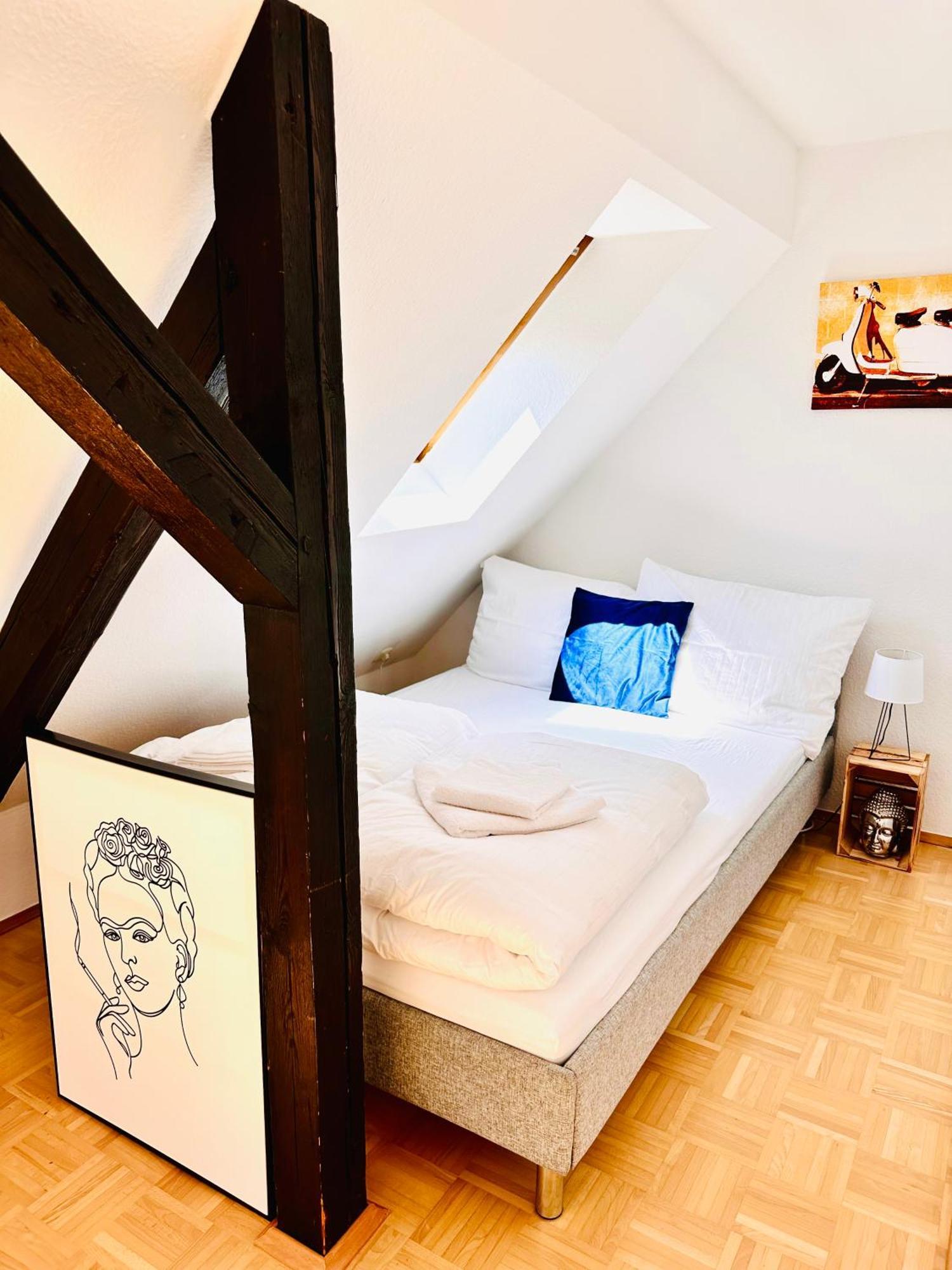 Massive Karli Loft - Over 130 Meters Floor Space - Theater - 4 Private Sleeping Areas - Location In *